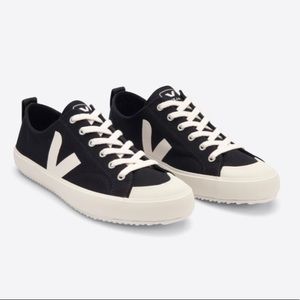 Veja Mens Nova Canvas Black Pierre